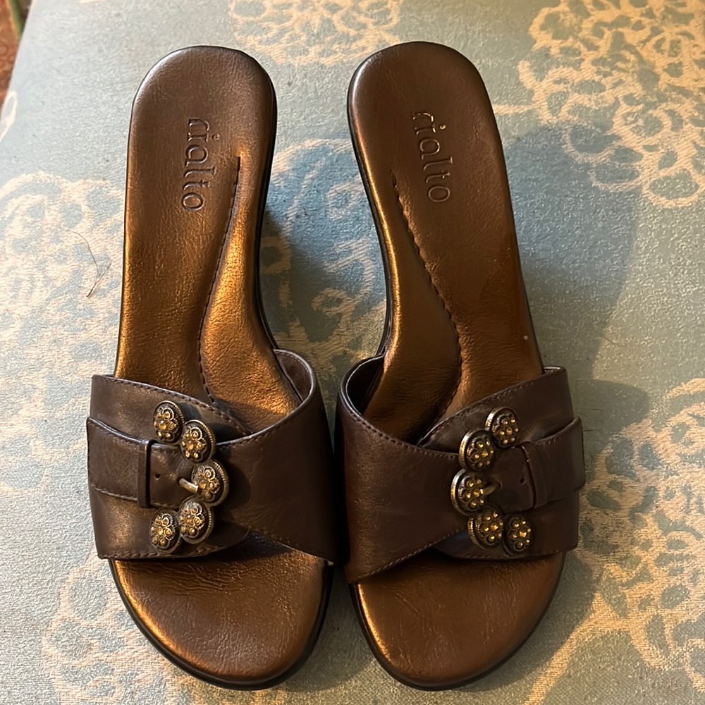 Rialto- Cute summer wedge . Size 6m